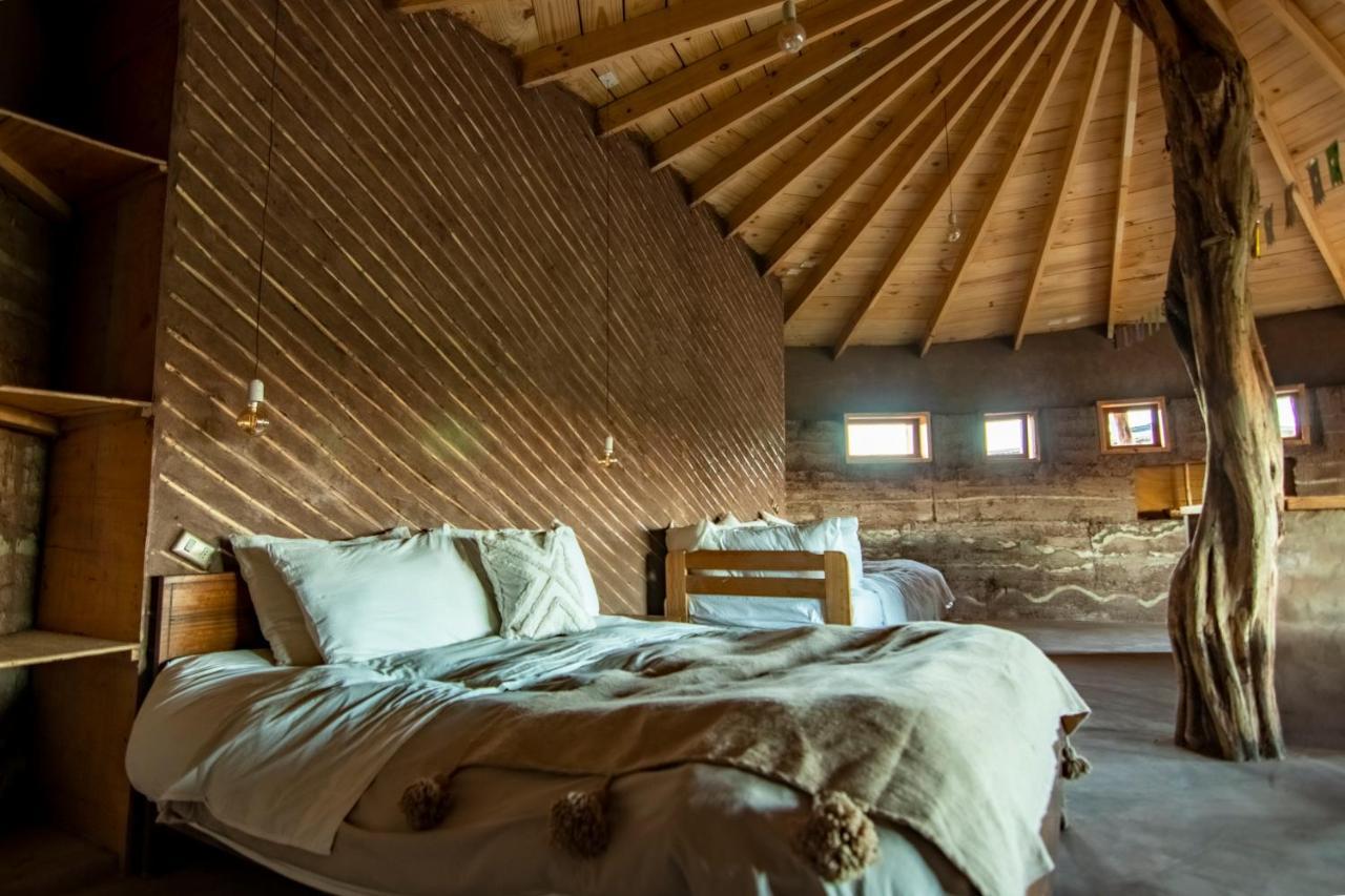 Lodge Vernacular